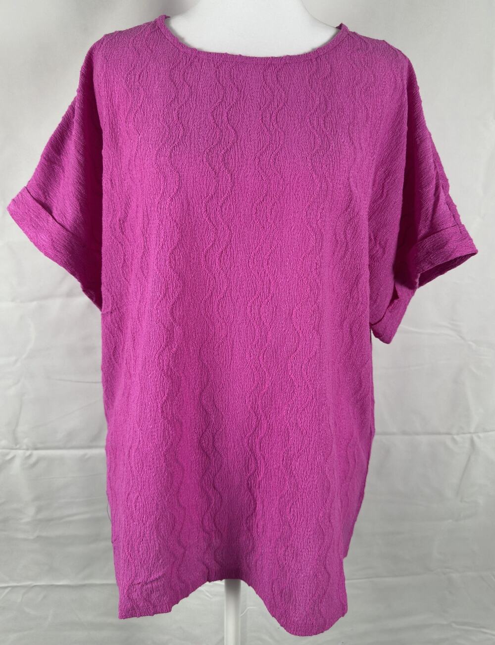 Andrée By Unit NWT Textured Short Sleeve Top – Hot Magenta – Size Medium
